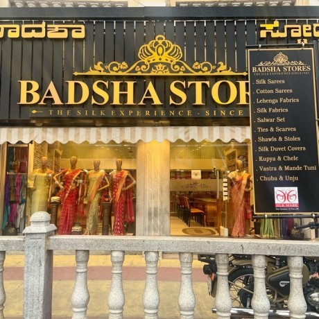 crafted-in-tradition-draped-in-luxury-badsha-stores-big-0