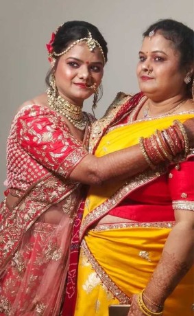 bridal-makeup-at-home-in-kolkata-petals-family-salon-big-2